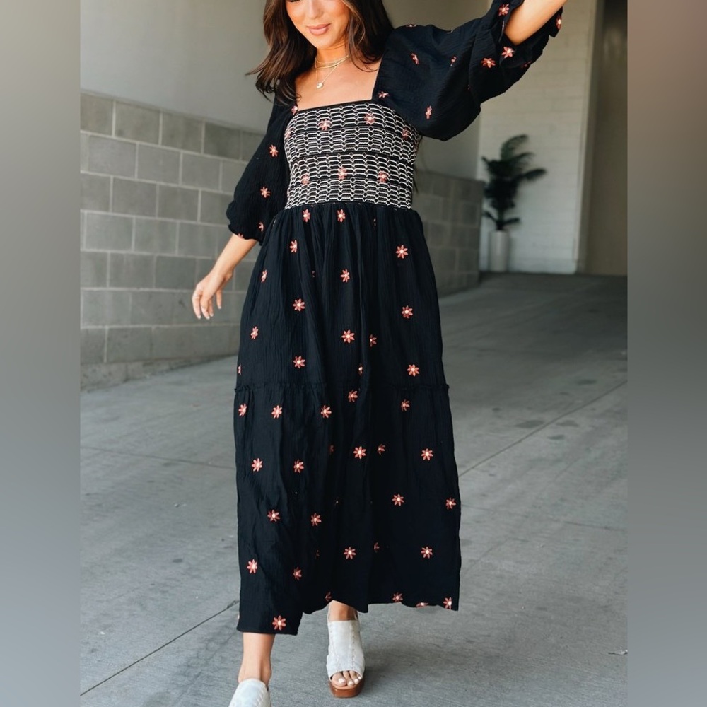 Mindy Mae’s Paloma Embroidered Dress - Picture 2 of 2